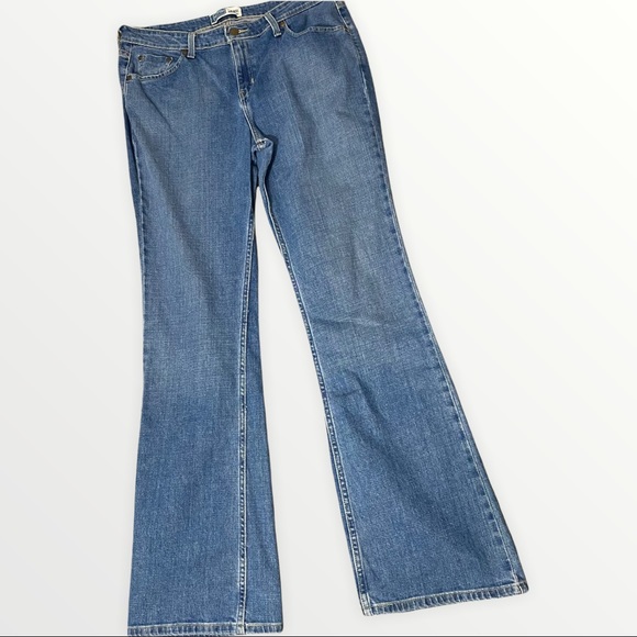 Levi’s Mid-rise Boot Cut Jeans Distressed Size 12 - Picture 4 of 6